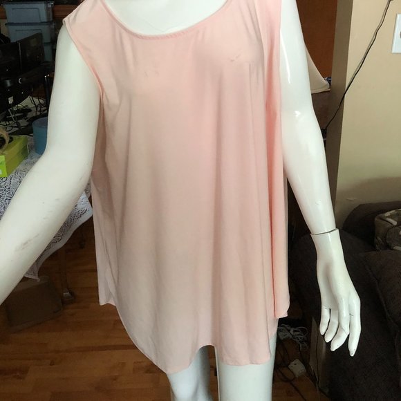 Peachy Tank - Picture 2 of 7